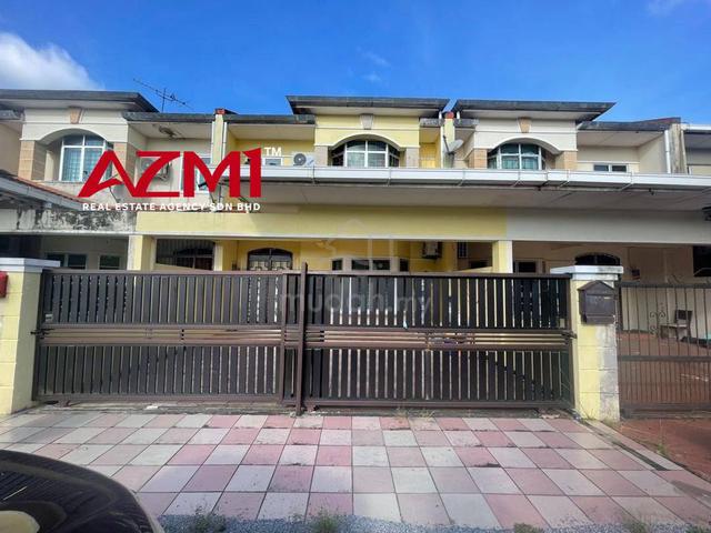 Rumah2 Tingkat Full Loan dan Well Maintained Di Taman Dahlia Petrajaya 1