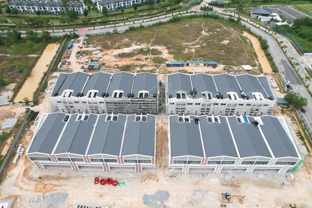 Bloc 7 Shop Retail Ground Floor ENDLOT opposite Edusphere McD paragon 1