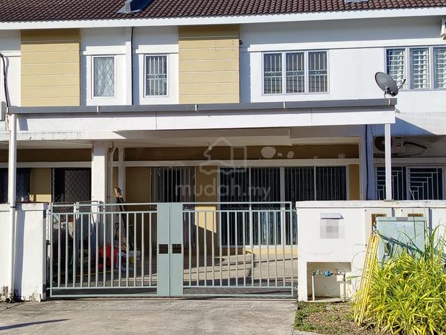2 storey intermediate house for rent in miri 1
