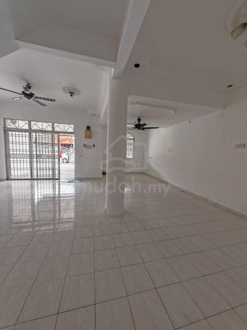 Jalan Enggang/ Bandar Putra/ Kulai/ 2 Storey/ 4bed 3bath/ Good Condit 1