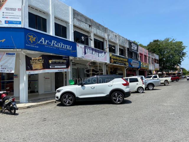 Facing Main Road Ground Floor Shoplot Taman Rakyat Mergong For Rent 1