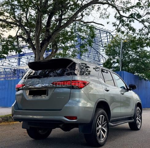 Toyota Fortuner 2.7 SRZ 4x4 (A) 1owner PowerBoot - 2