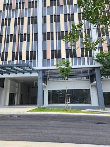 Ground Floor Facing Main road Modern Shoplot to Rent In Setia Alam 1