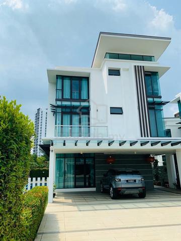 Corner Lot 3 Storey Bungalow Fully Furnished with Swimming Pool near P 1