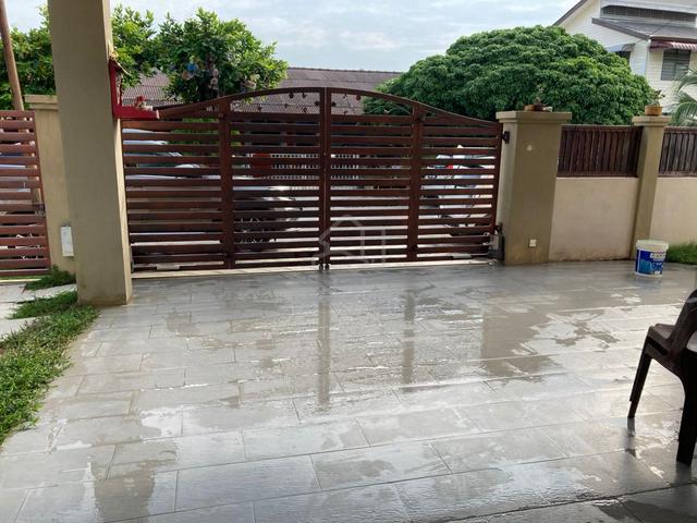 2 Storey Bungalow 4100sq.ft Located Greenlane 1
