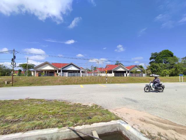 *TANAH LOT BANGUNAN UNTUK DIJUAL* Kampung Deraka Dua, Kuantan, Pahang. 1