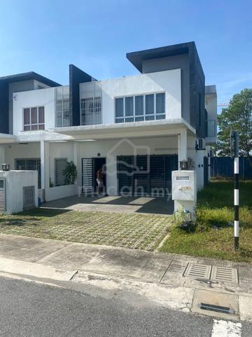 Casa Green Cybersouth 2 Storey Terrace 3B3B Partially Furnished 1