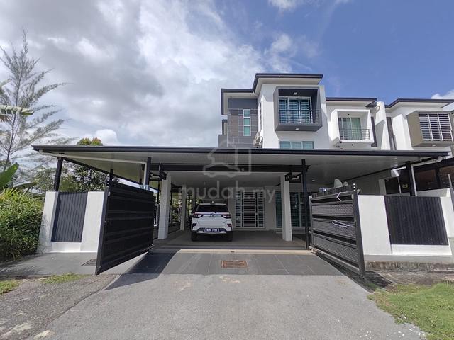 3 Storey Terrace House Corner at Palm Residence, Stapok Kuching 1