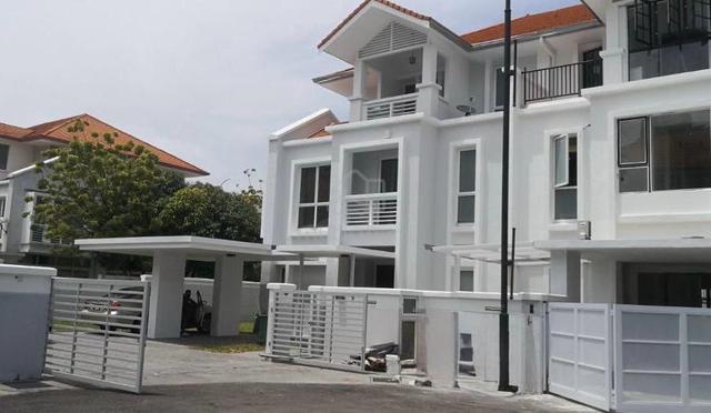 DENAI ENDAU ( E&O ) , 3/sty semi-D ( AVALON ) for sale -- la 5200sf 1