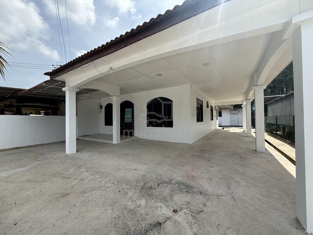 Single Storey Semi Detached House for Sale in Permyjaya Miri 1