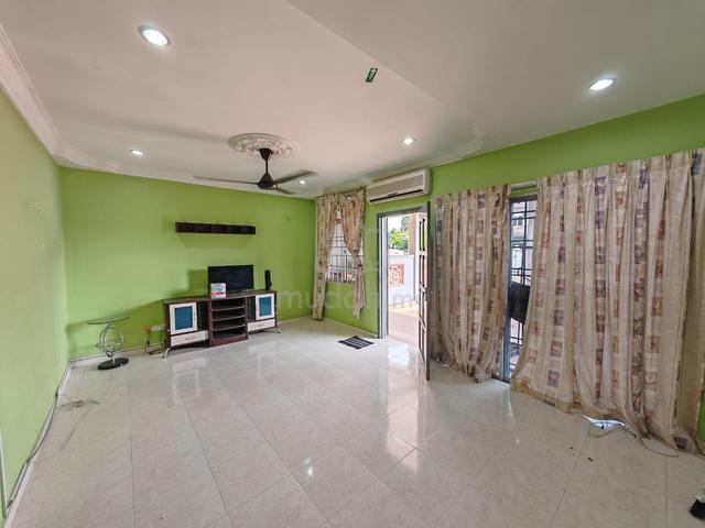Batu Berendam Double Storey Terrace House For Rent wit 4 air-cond 1
