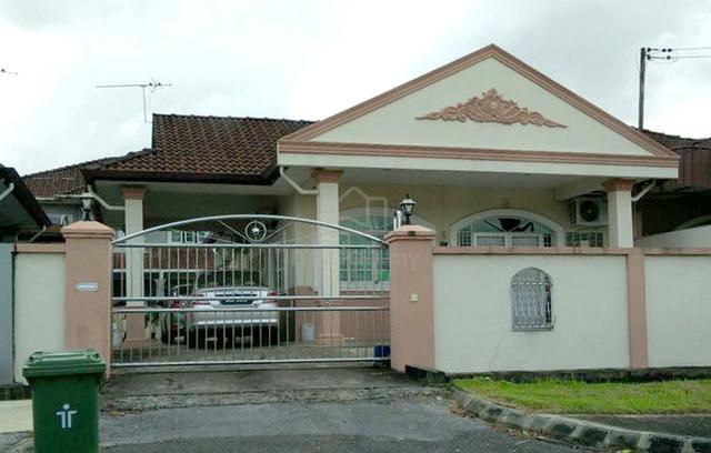 House For Rent-Pheonix Garden, Jln Batu Kawa (Mile 3) Semi D 1