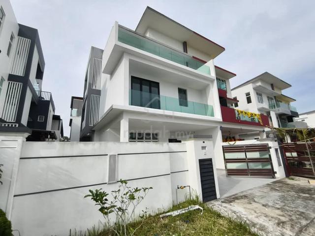 Mutiara Rini@Mutiara Bestari 3 Three Storey Cluster House For Sales 1