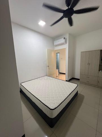 Fully Furnished Bedroom with Queen size bed 1