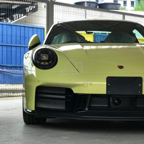 2025 Porsche 911 Carrera (New Car Condition) - 3