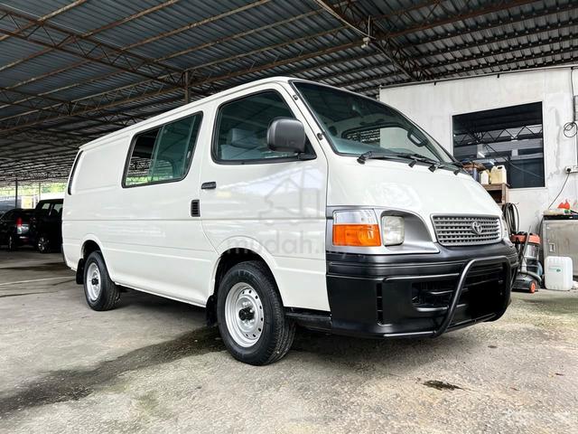 05/06 Toyota HIACE 3.0 (M) - 1