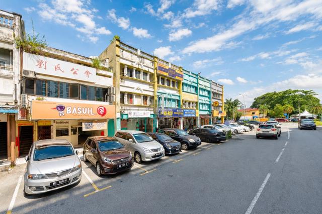 Ready Tenant, 3 Storey FREEHOLD Shop Lot @ Taman Sri Rampai KL 1