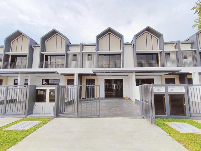 Teres 2-Tingkat |Bear Unit 22x80|Serenia City, Sepang KLIA 1