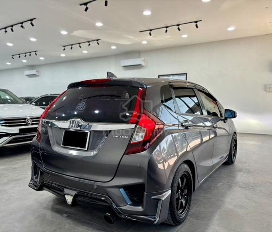 2014 Honda JAZZ 1.5 E (A) with sunroof - 3
