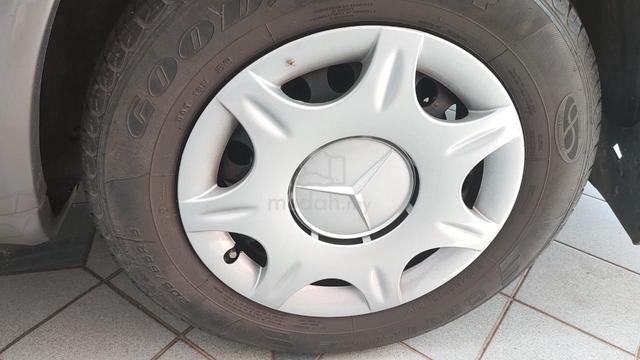 1994 Mercedes Benz 220E 2.2 (A) W124 - 3