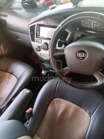 2005 Kia CARENS 2.0 (A) - 4