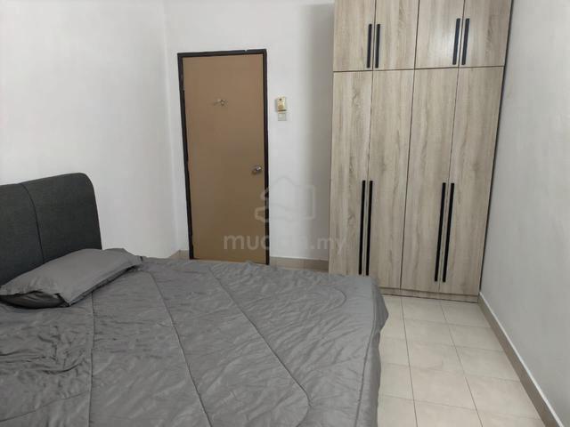 Middle Room New Queen Bed- Fully Furnished-Setia Alam 1