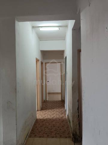 Megah Villa Apartments 4
