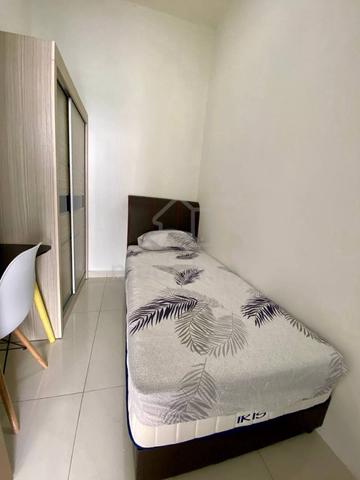 Danga Bay Small Room For Rent Bus to CIQ JB 1