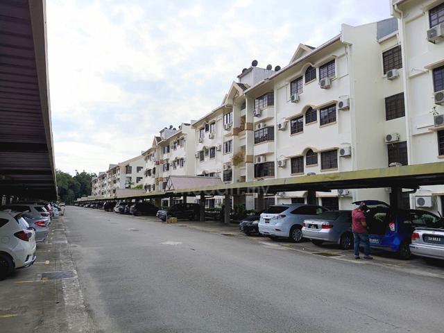 Likas Court 1