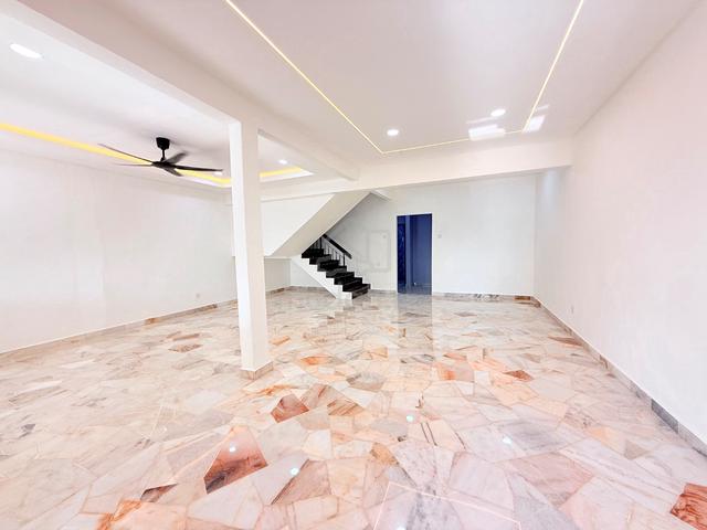 Sri Pulai Double Storey 22x75 sqft Fully Renovated 5 Rooms Skudai 1