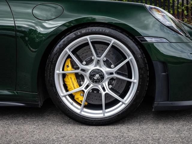 2025 Porsche 911 GT3 Touring EXCLUSIVE MANUFAKTUR - 4
