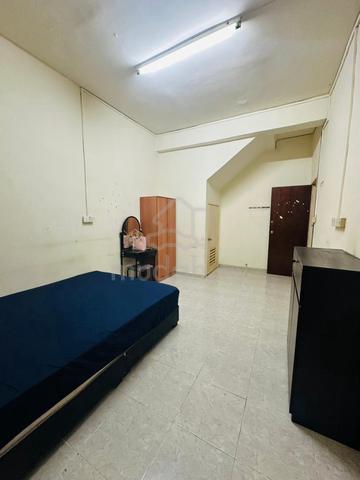 LARGE room private toilet & kitchen JB instalment deposit 1