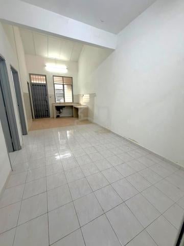 Bukit Indah , single storey house for Rent 1