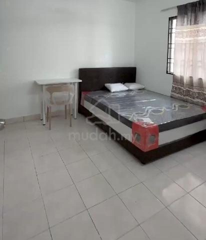 Master Bedroom Rental 1