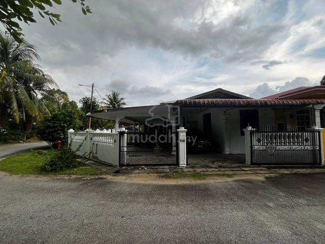 Taman Kenanga Sik Kedah Corner Lot Semi D Renovated + Extended 1