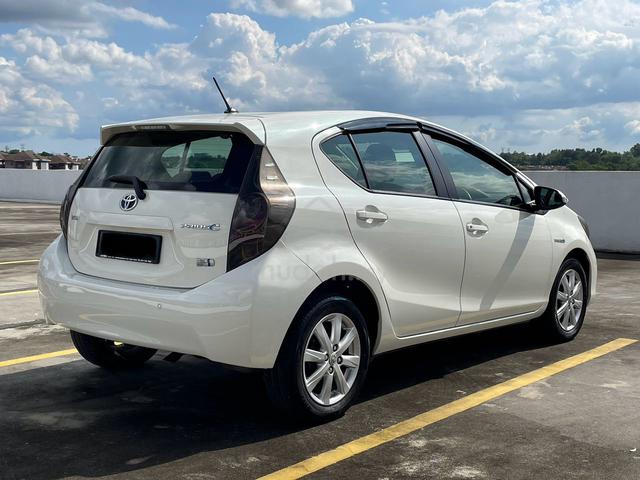 Toyota PRIUS C 1.5 HYBRID 1OWN /ORI PAINT/ F-SERVC - 3