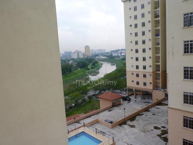 Zamrud Apartment 1