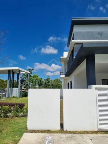 Clover Resort Residence, End Lot FOR SALE 1