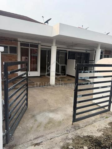 FOR RENT BANDAR PUTERA 2 KLANG Single Storey Terrace House 1