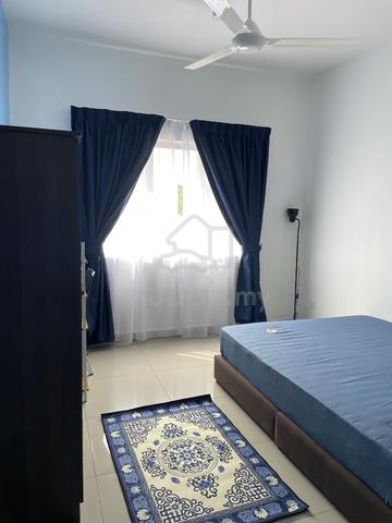 Master bedroom- Acacia Sepang - private & clean 1