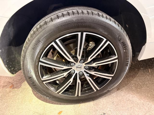 2019 Volvo XC60 2.0 T8 INSCRIPTION (A) - 5