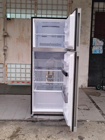Sharp 2 doors fridge refrigerator peti sejuk 364Li - photo 3 of 5