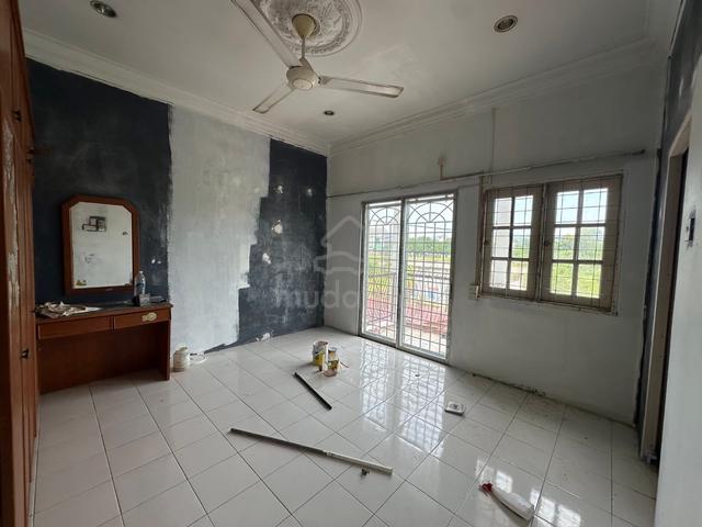Bercham double storey house for rent 5