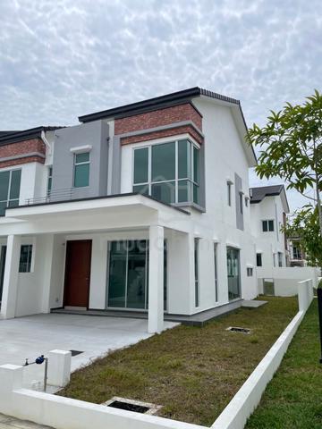 Illaria Gamuda Gardens Rawang 2 Storey End Lot For Rent 1