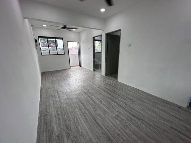 Flat Taman Ungku Tun Aminah 1