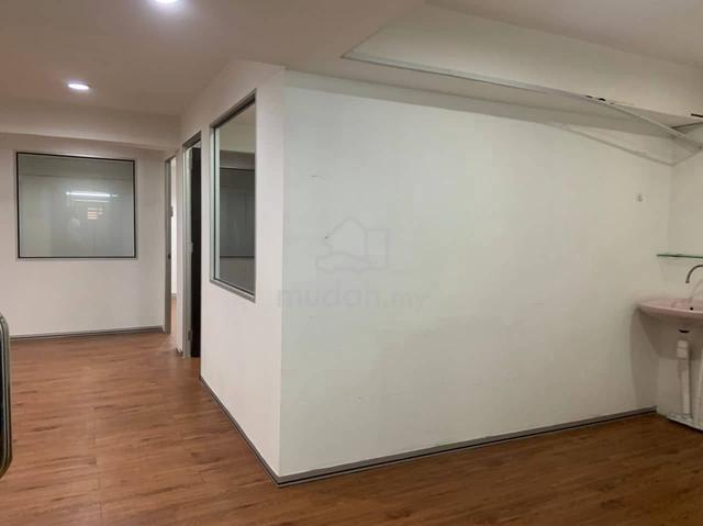 Renovated 2nd floor office 1 mins Walking to Sunway pyramid 3