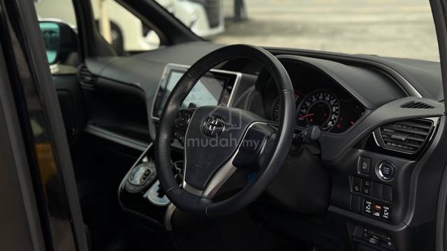 Toyota Voxy ZS Kirameki 3 / Full Loan / Unregister - 4