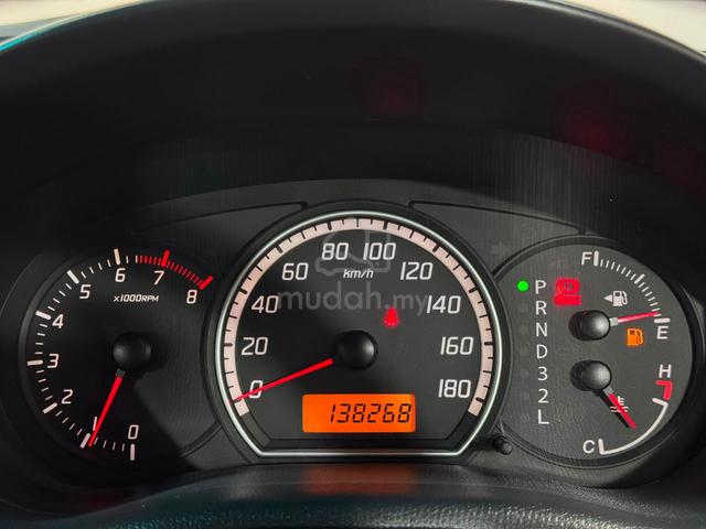 2011 Suzuki SWIFT 1.5 GLX FACELIFT SERVICE BOOK - 4
