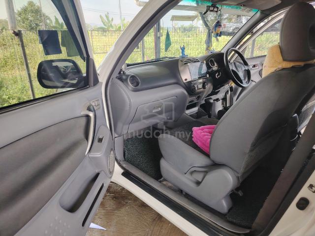 2000 Toyota RAV4 1.8 (A) - 3