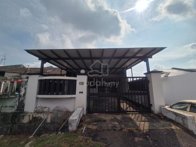 Single Storey Terrace House (End Lot) @ Taman Johor Jaya 1